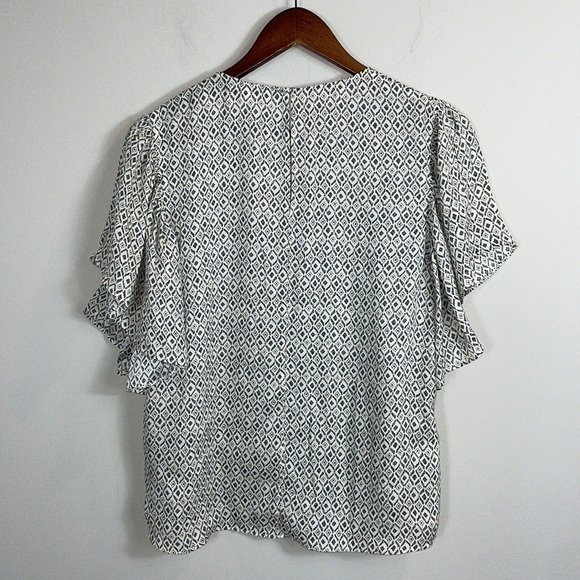 H & M diamond patterned flutter sleeve blouse women size 2 - Picture 3 of 6